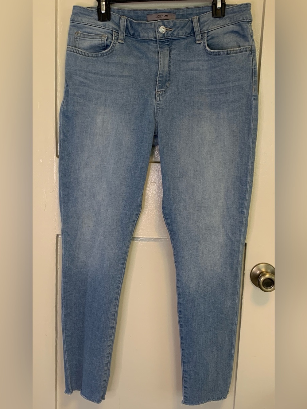 Joe's Jeans Light Wash Blue Skinny Jeans Raw Hem Lots Of Stretch
